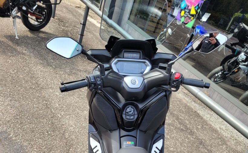 YAMAHA XMAX 125 TECH MAX 15
