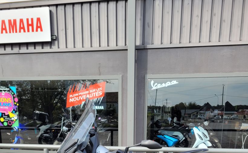 YAMAHA XMAX 125 TECH MAX 12
