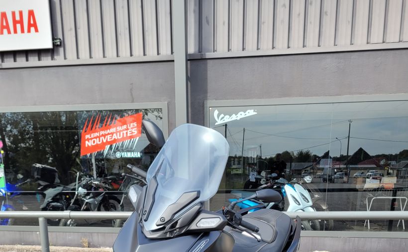 YAMAHA XMAX 125 TECH MAX 0