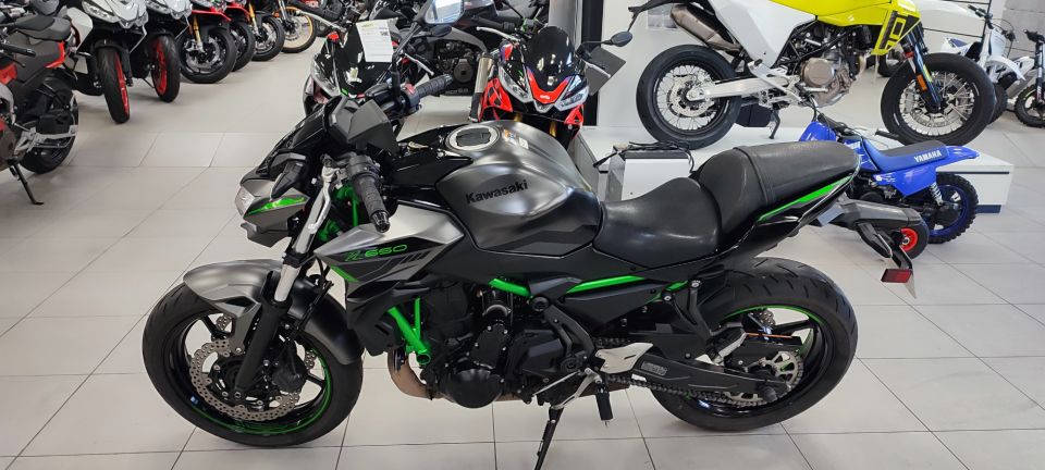 KAWASAKI Z 650 27
