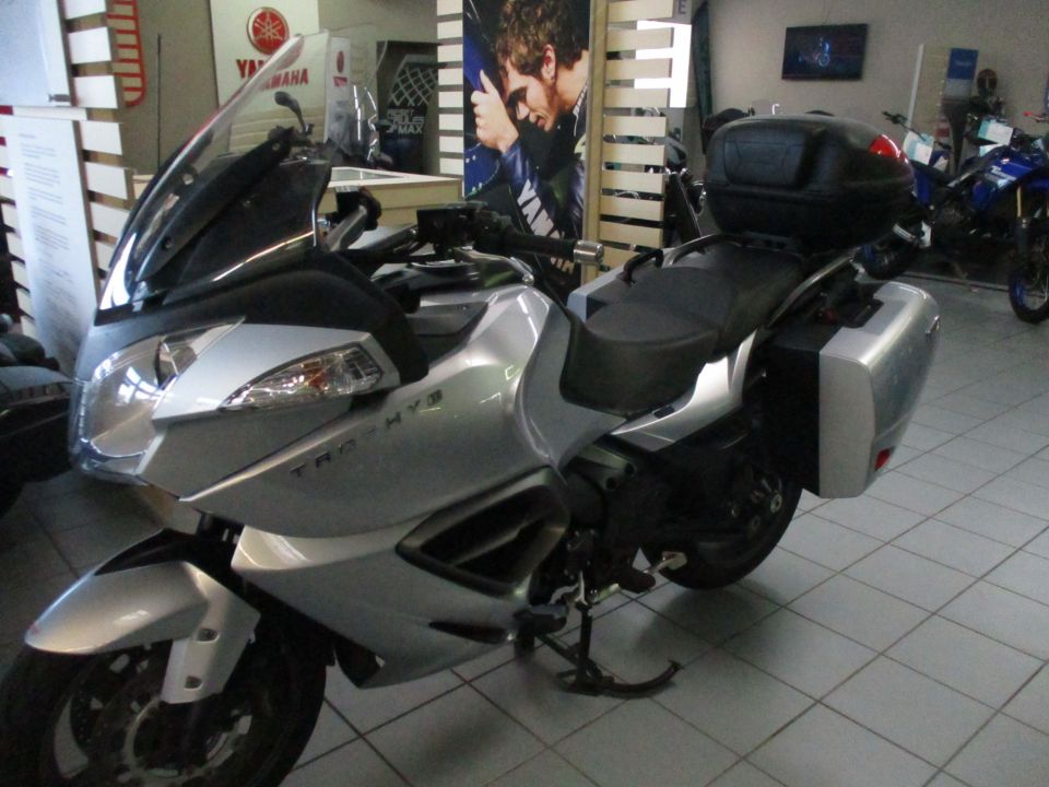 TRIUMPH TROPHY 1200 SE 30