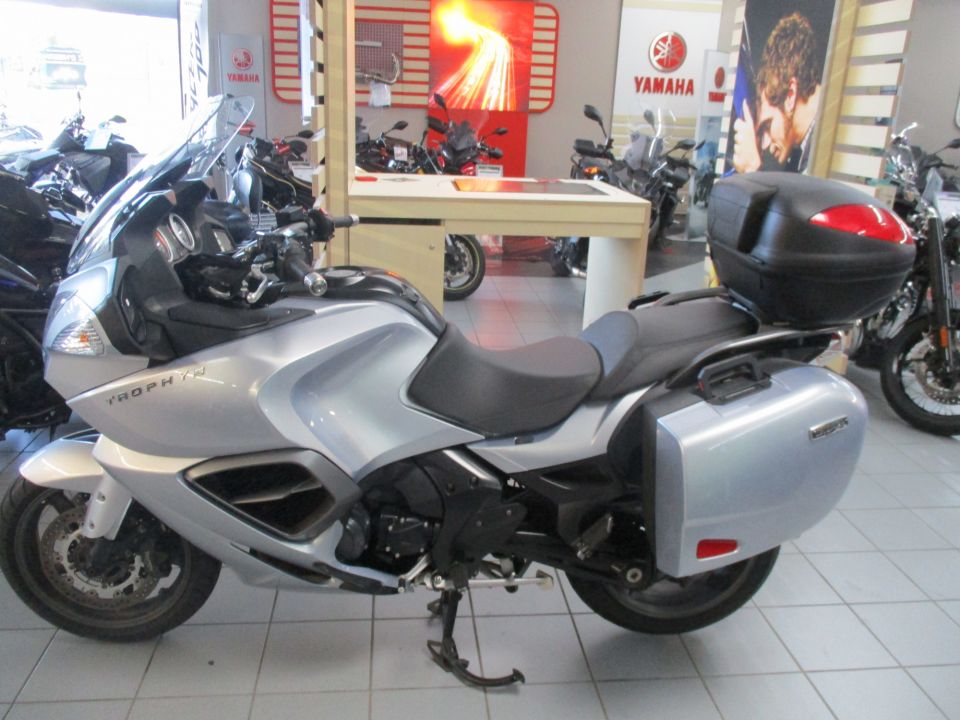 TRIUMPH TROPHY 1200 SE 40