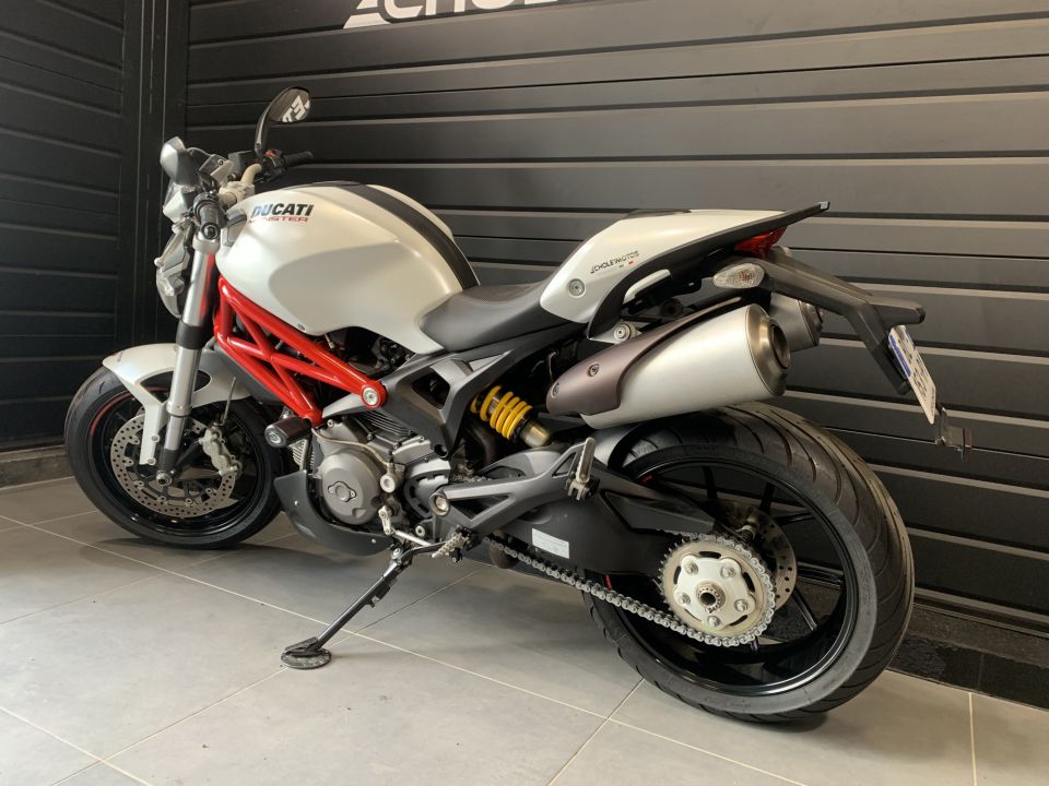 DUCATI 796 MONSTER 20