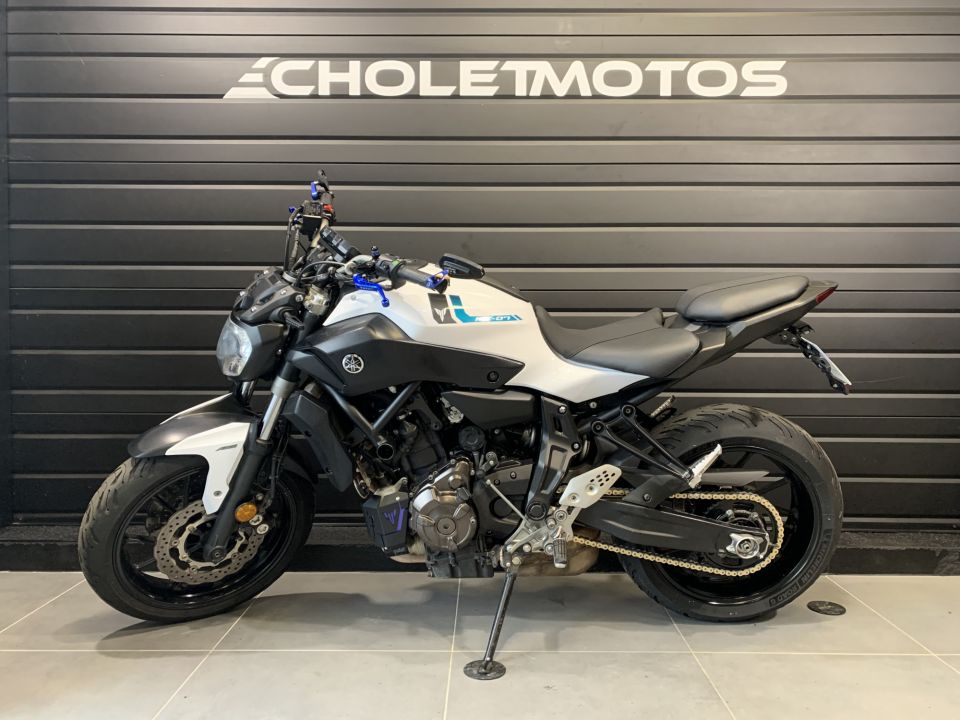 YAMAHA MT-07 12