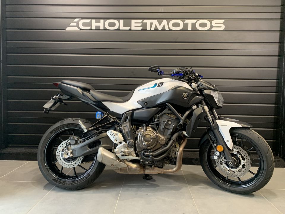 YAMAHA MT-07 0