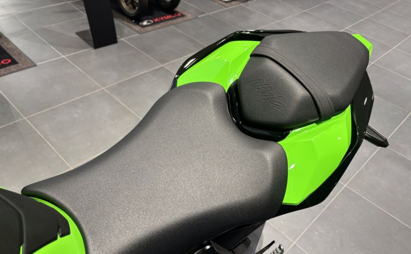 KAWASAKI ZX-10R 15