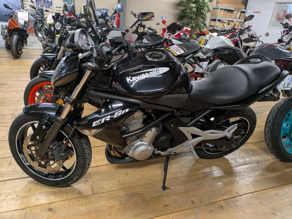 KAWASAKI ER-6 10