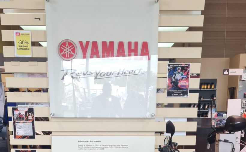 YAMAHA MT-10 2