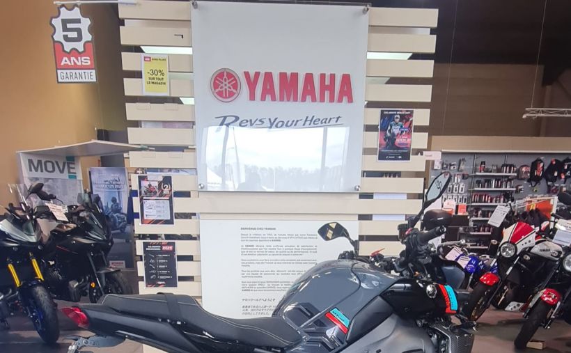 YAMAHA MT-10 3