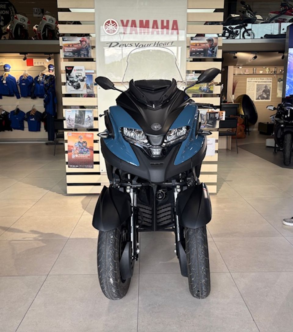 YAMAHA TRICITY 300 FAIBLE KILOMETRAGE 1ERE MAIN GTIE 12 MOIS 111€/MOIS* 2