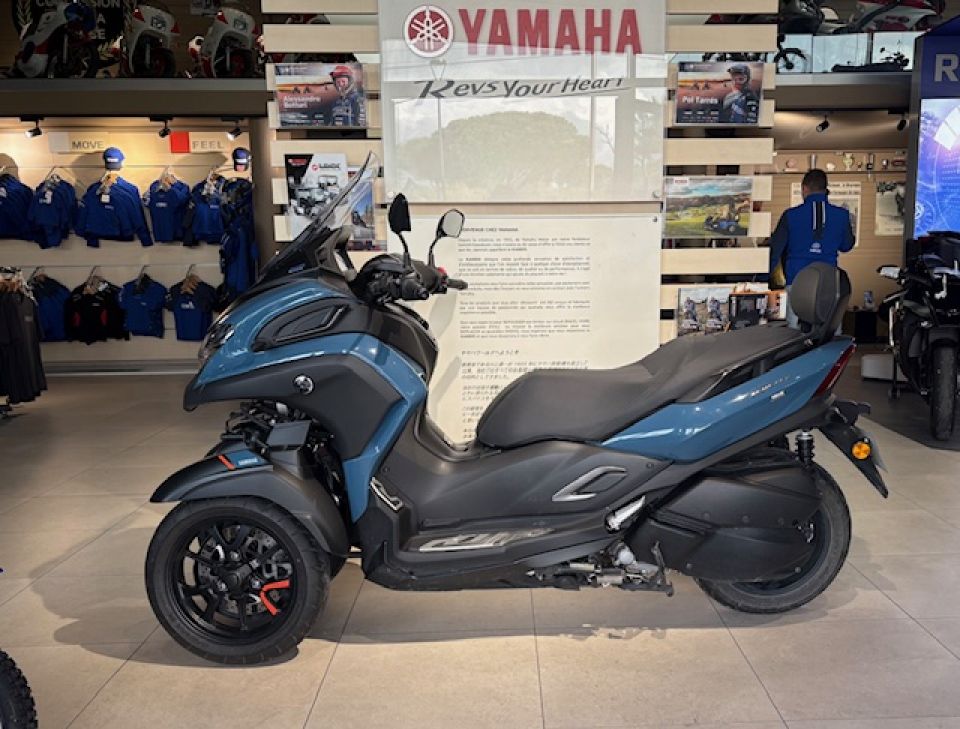 YAMAHA TRICITY 300 FAIBLE KILOMETRAGE 1ERE MAIN GTIE 12 MOIS 111€/MOIS* 4