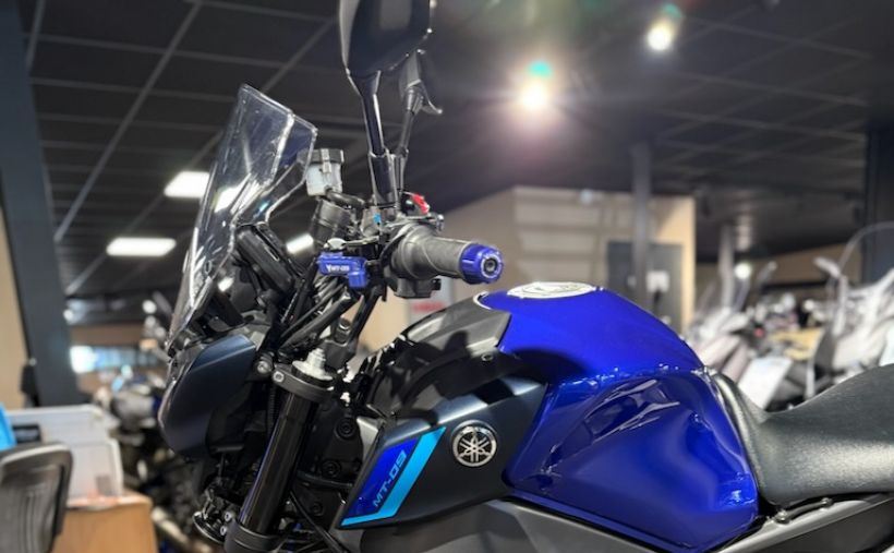 YAMAHA MT-09 3