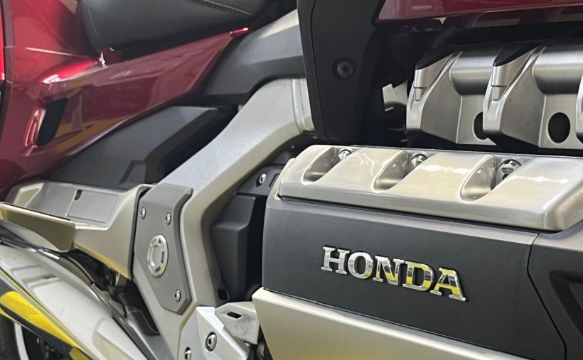 HONDA GL1800 GOLDWING 24