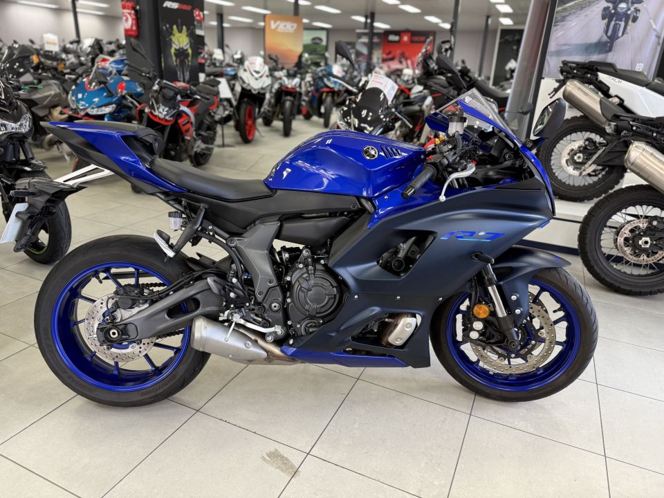 YAMAHA YZF-R7 0