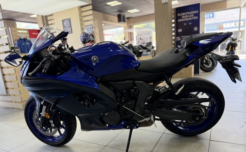 YAMAHA YZF-R7 2