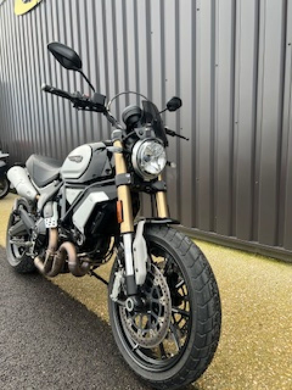 DUCATI SCRAMBLER 1
