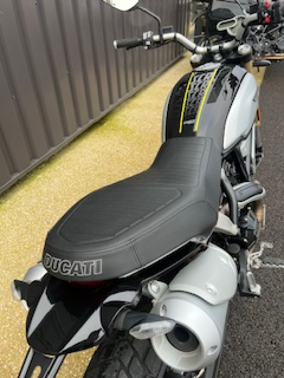 DUCATI SCRAMBLER 4