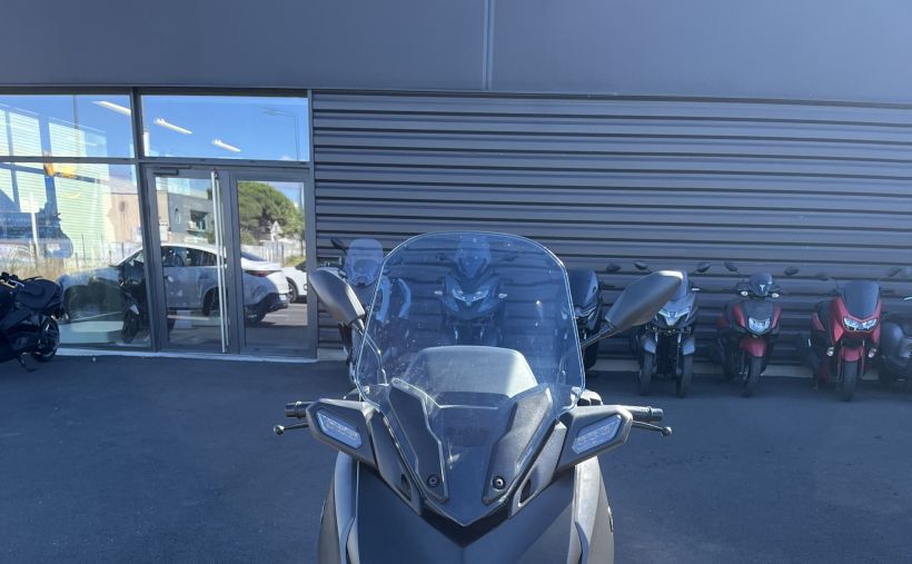 YAMAHA X-MAX 125 1