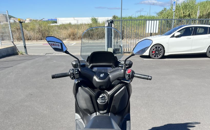 YAMAHA X-MAX 125 3