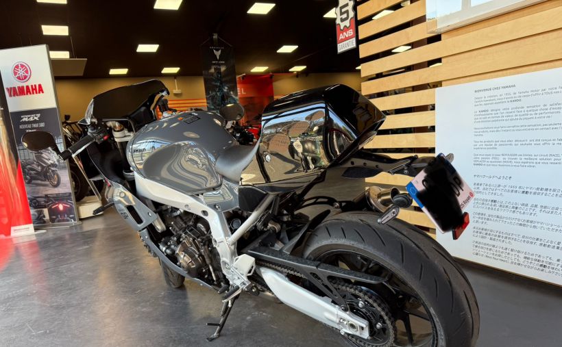 YAMAHA XSR 900 GP 2