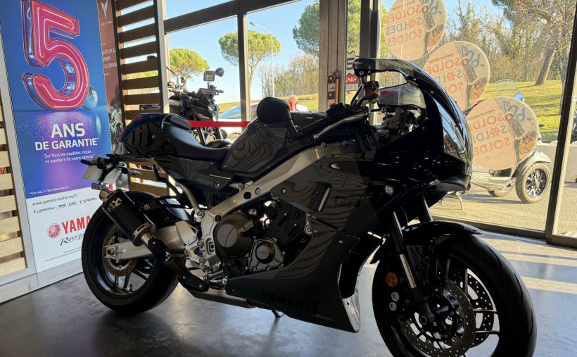 YAMAHA XSR 900 GP 3