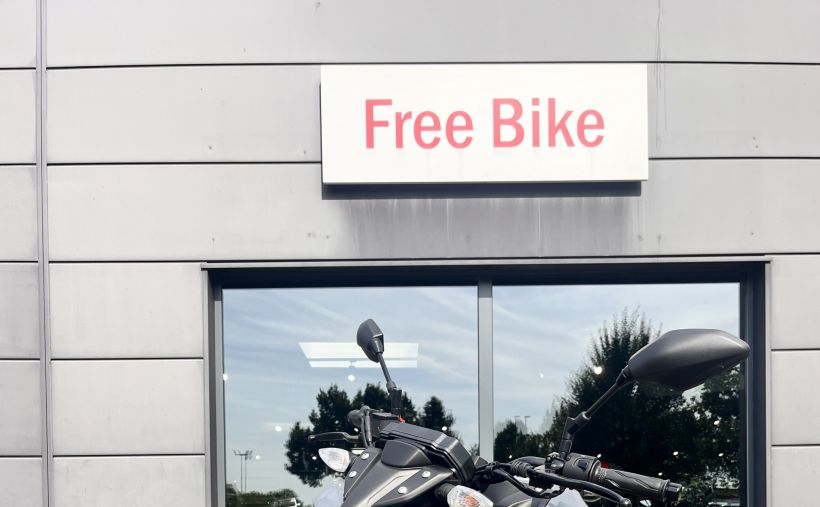 YAMAHA MT-125 2