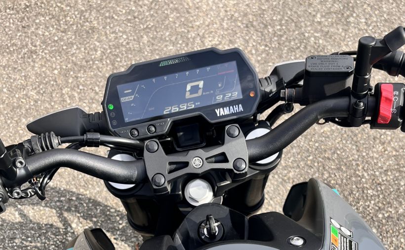 YAMAHA MT-125 4