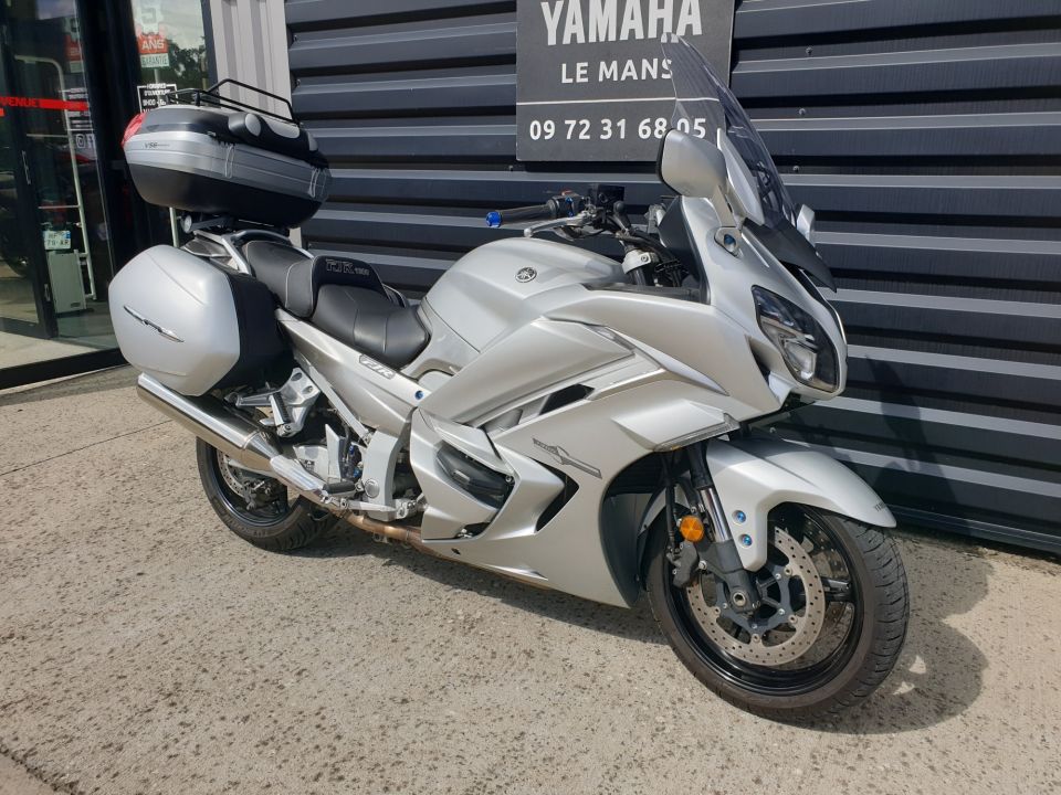 YAMAHA FJR 1300 AE 5