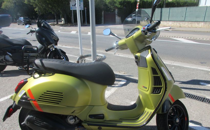 VESPA GTS 300 SUPER 2