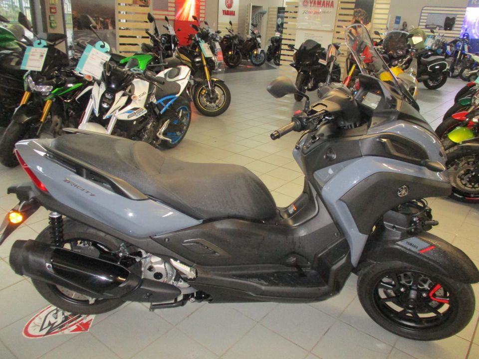 YAMAHA TRICITY 300 20