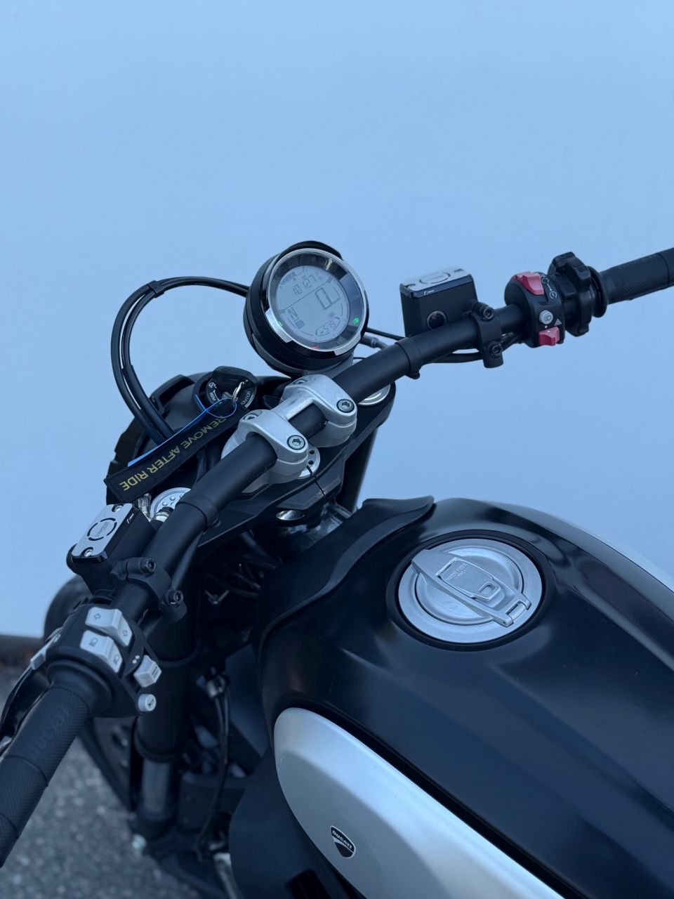 DUCATI SCRAMBLER 8