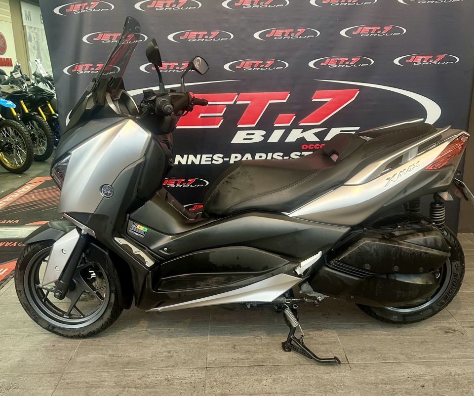 YAMAHA XMAX 300 1