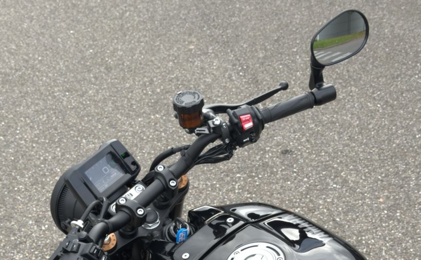 YAMAHA XSR 900 4