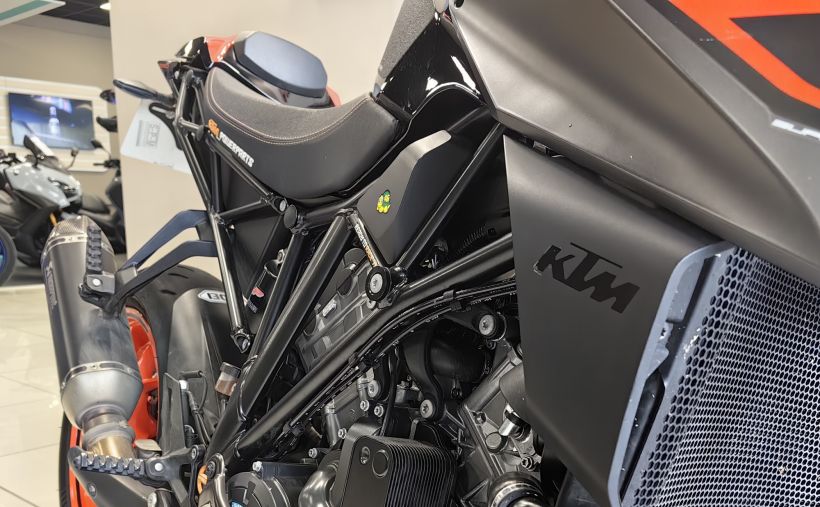 KTM 1290 SUPER DUKE R 2