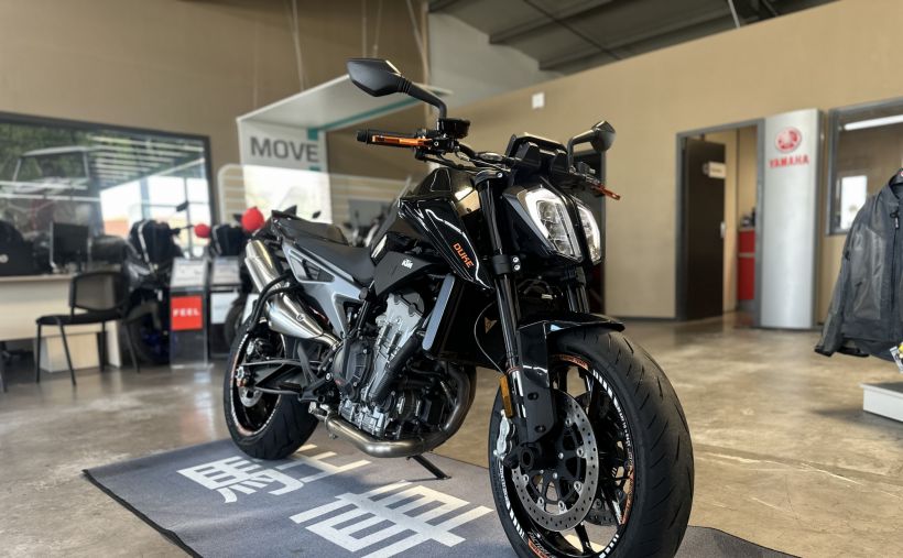KTM 790 DUKE L 4