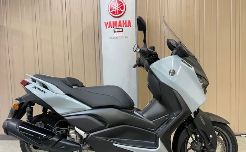 YAMAHA XMAX 300 TECH MAX + 1