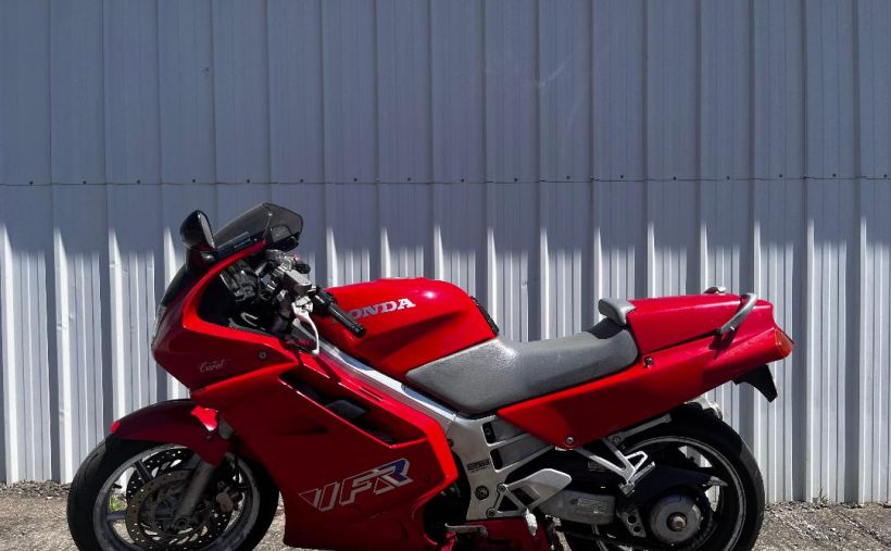 HONDA VFR 750 F 1