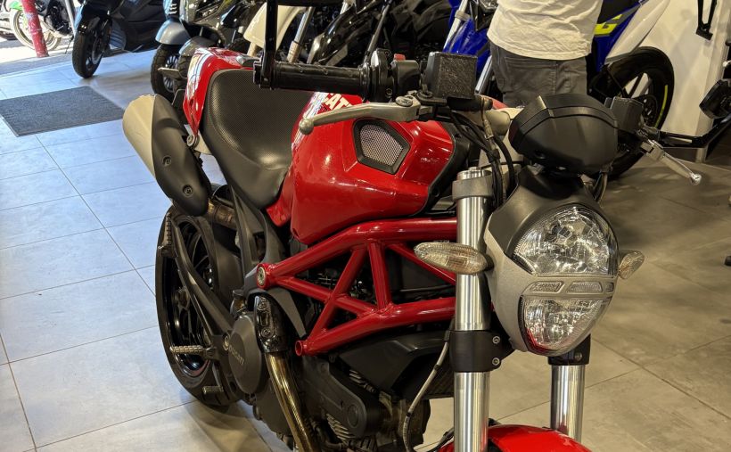DUCATI MONSTER 796 0