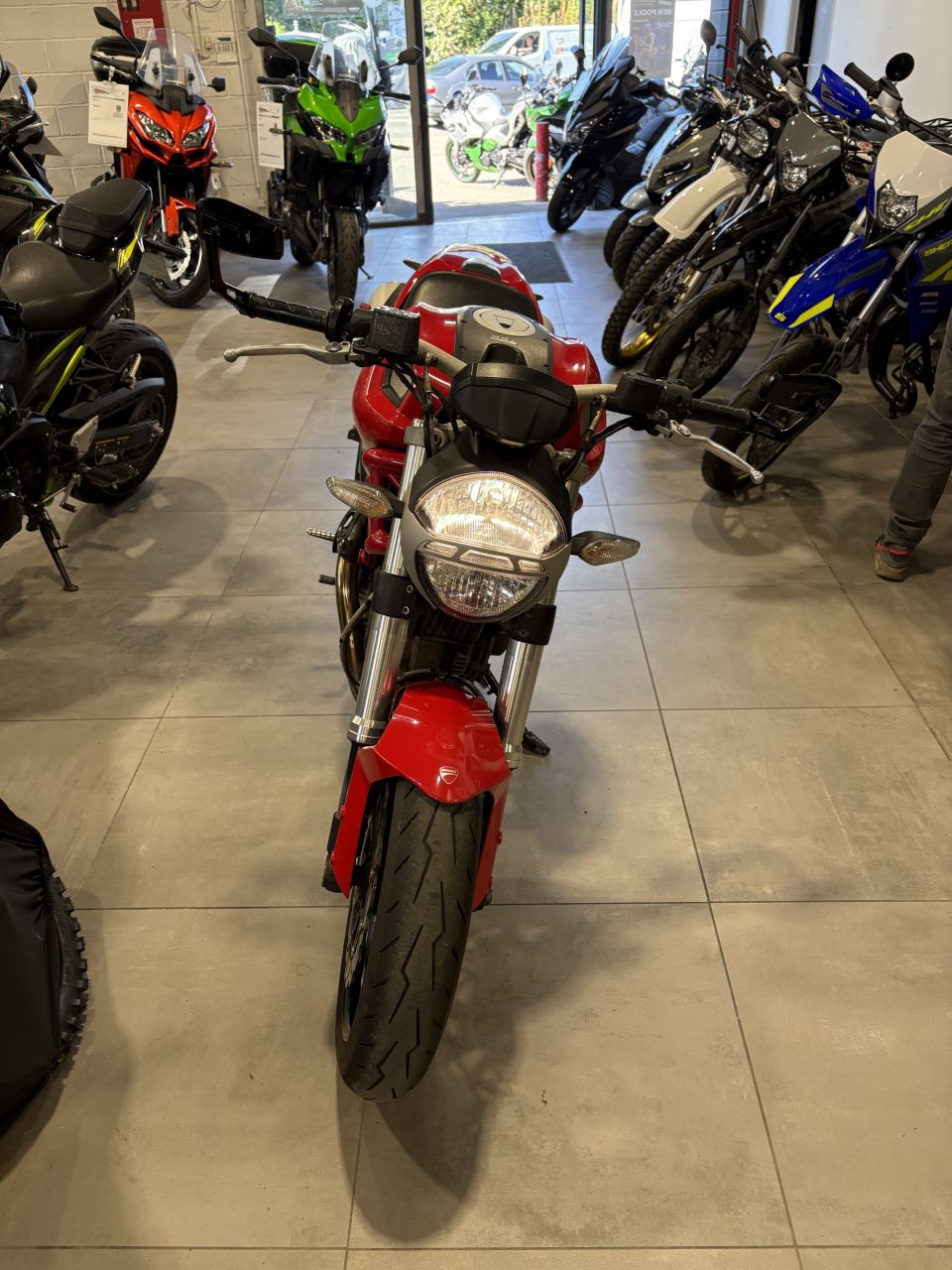 DUCATI MONSTER 796 4