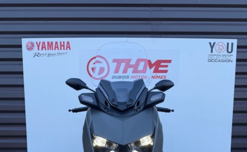YAMAHA XMAX 300 2