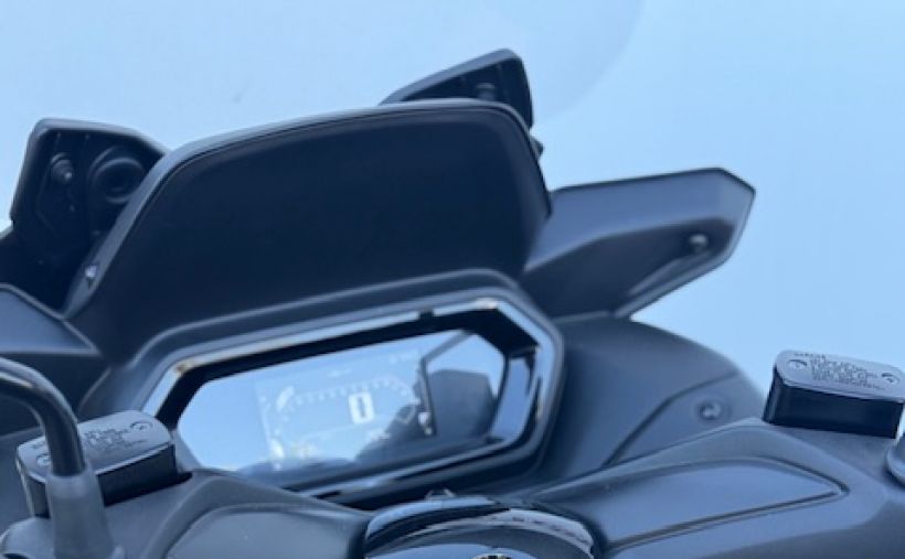 YAMAHA XMAX 300 7