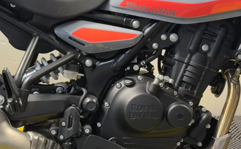 ROYAL ENFIELD HYMALAYAN 400 9