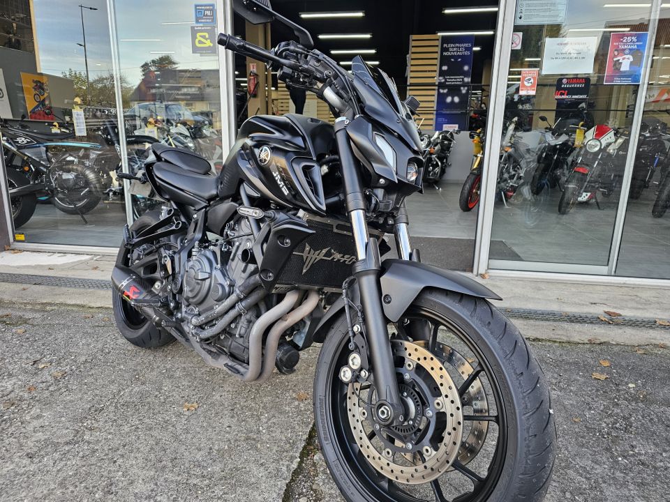 YAMAHA MT-07 (47.5CV) 4