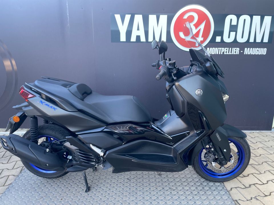 YAMAHA X-MAX 125 0