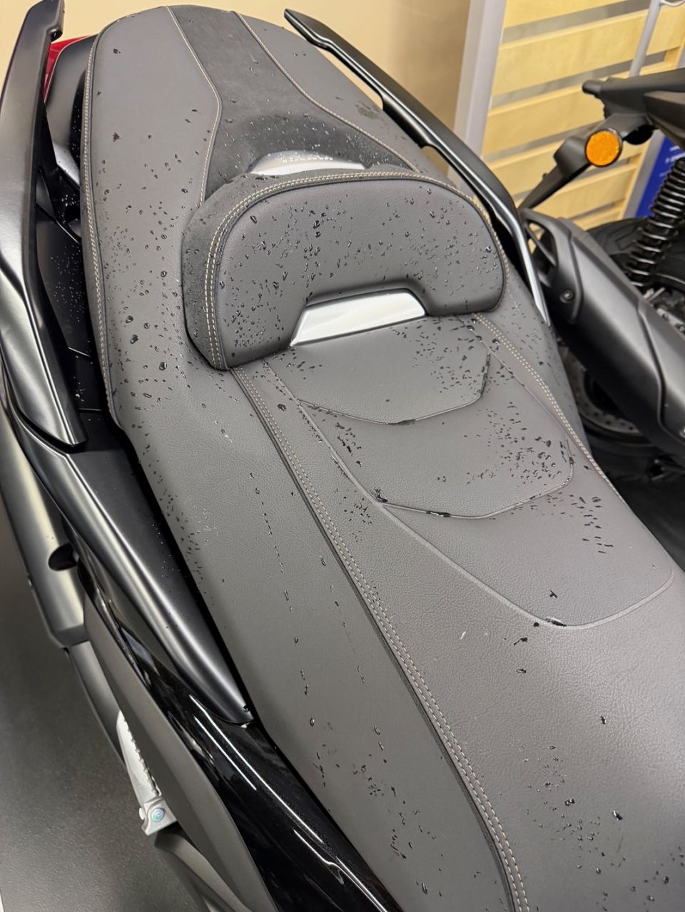 YAMAHA XMAX 300 Tech Max 8