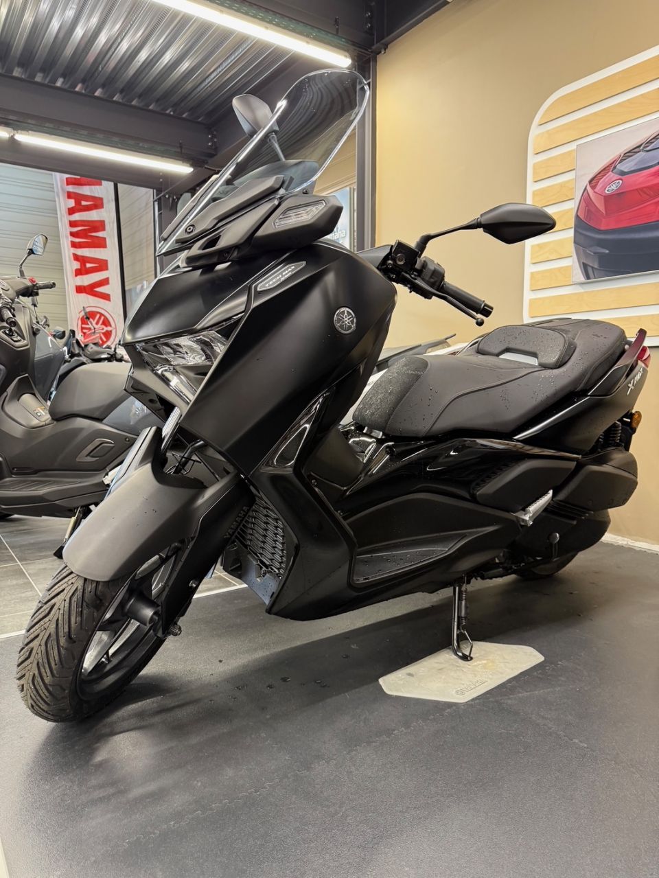 YAMAHA XMAX 300 Tech Max 4