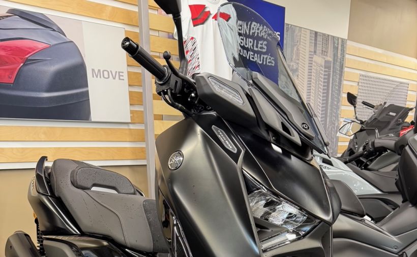 YAMAHA XMAX 300 Tech Max 0