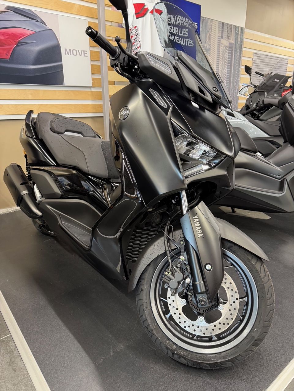 YAMAHA XMAX 300 Tech Max 0