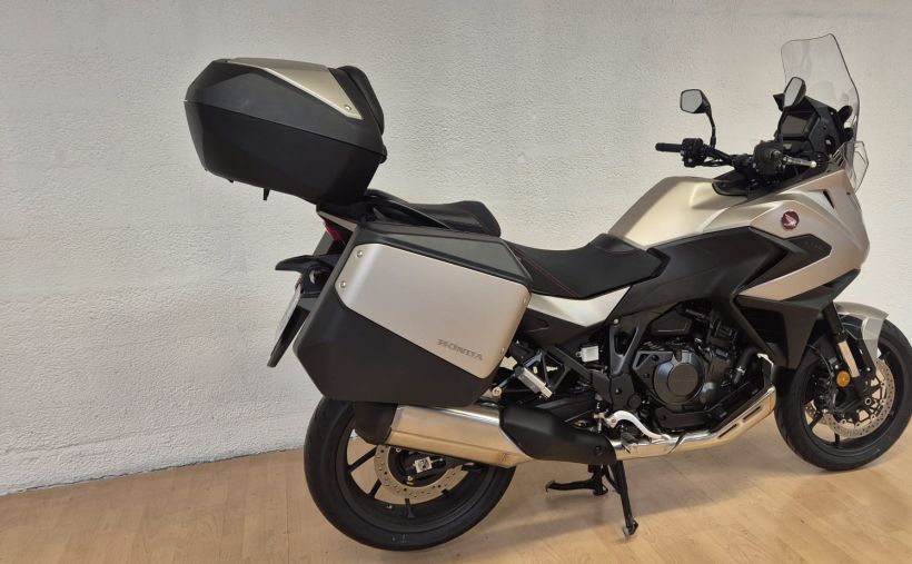 HONDA NT 1100 2