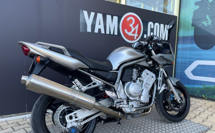 YAMAHA FZS FAZER 1000 2